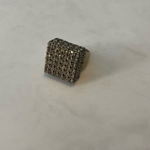 STATEMENT Square Sparkly Ring